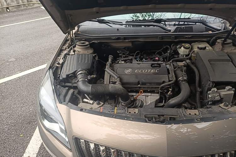 Used Buick Regal 2015 1.6T Elite Tech Model Engine Bay Right