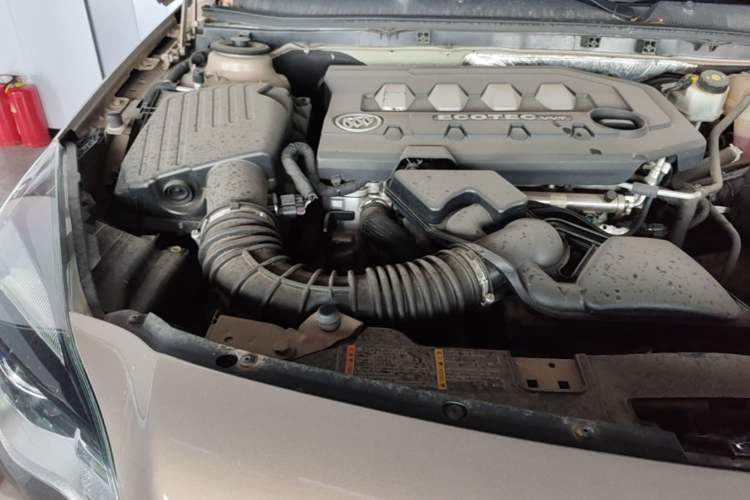 Used Buick Regal 2015 2.0L Leading Fashion Edition Engine Bay Right