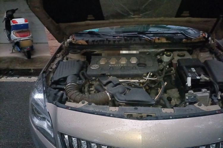 Used Buick Regal 2015 2.0L Elite Fashion Edition Engine Bay Right