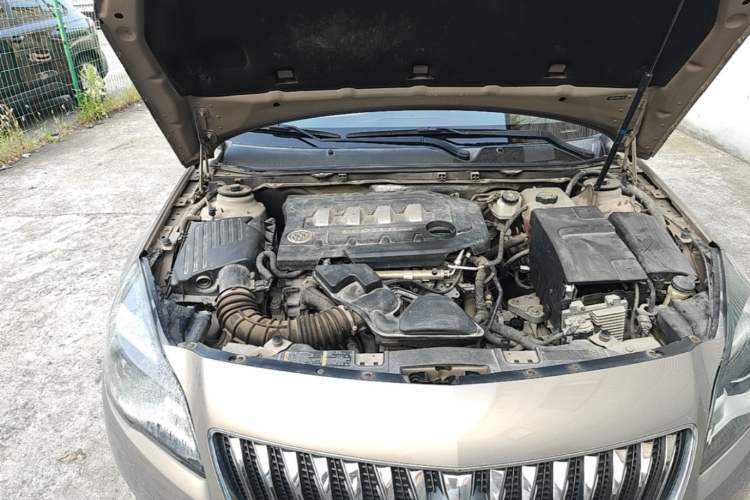 Used Buick Regal 2015 2.0L Leading Fashion Edition Engine Bay Right