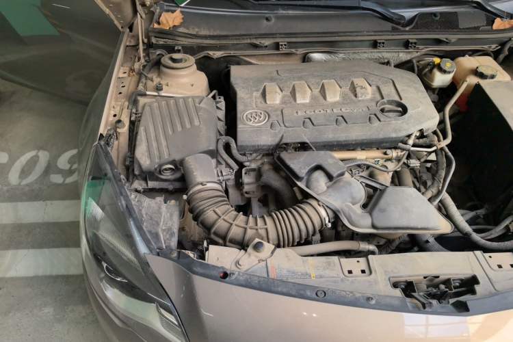 Used Buick Regal 2015 2.0L Leading Fashion Edition Engine Bay Right