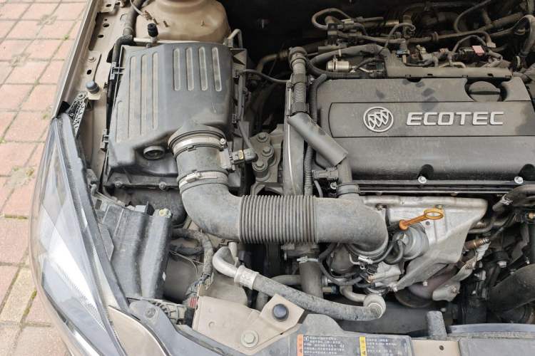 Used Buick Regal 2015 1.6T Elite Tech Model Engine Bay Right