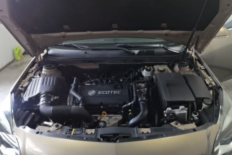 Used Buick Regal 2015 1.6T Leading Technology Model Engine Bay