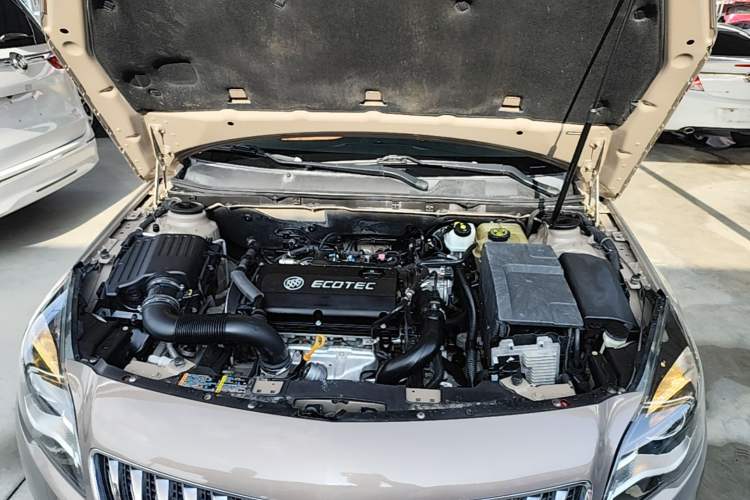 Used Buick Regal 2015 1.6T Elite Tech Model Engine Bay