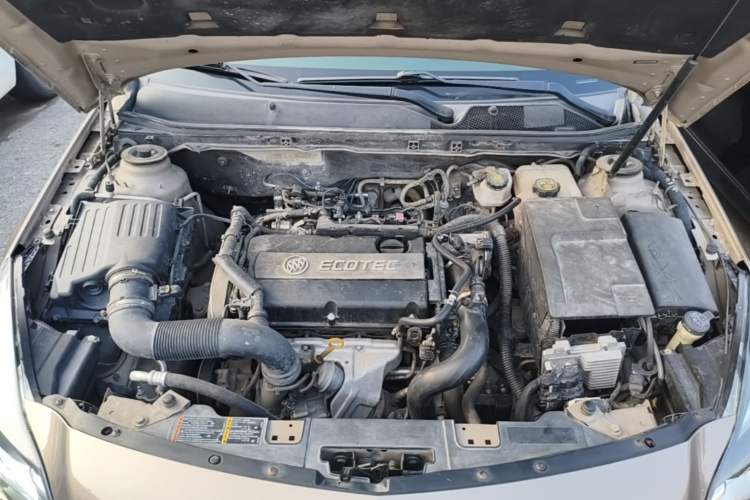 Used Buick Regal 2015 1.6T Elite Tech Model Engine Bay