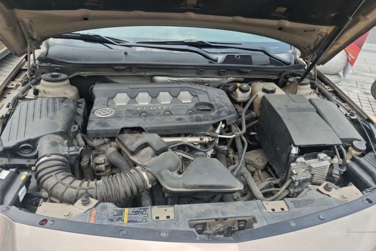 Used Buick Regal 2015 2.0L Elite Fashion Edition Engine Bay