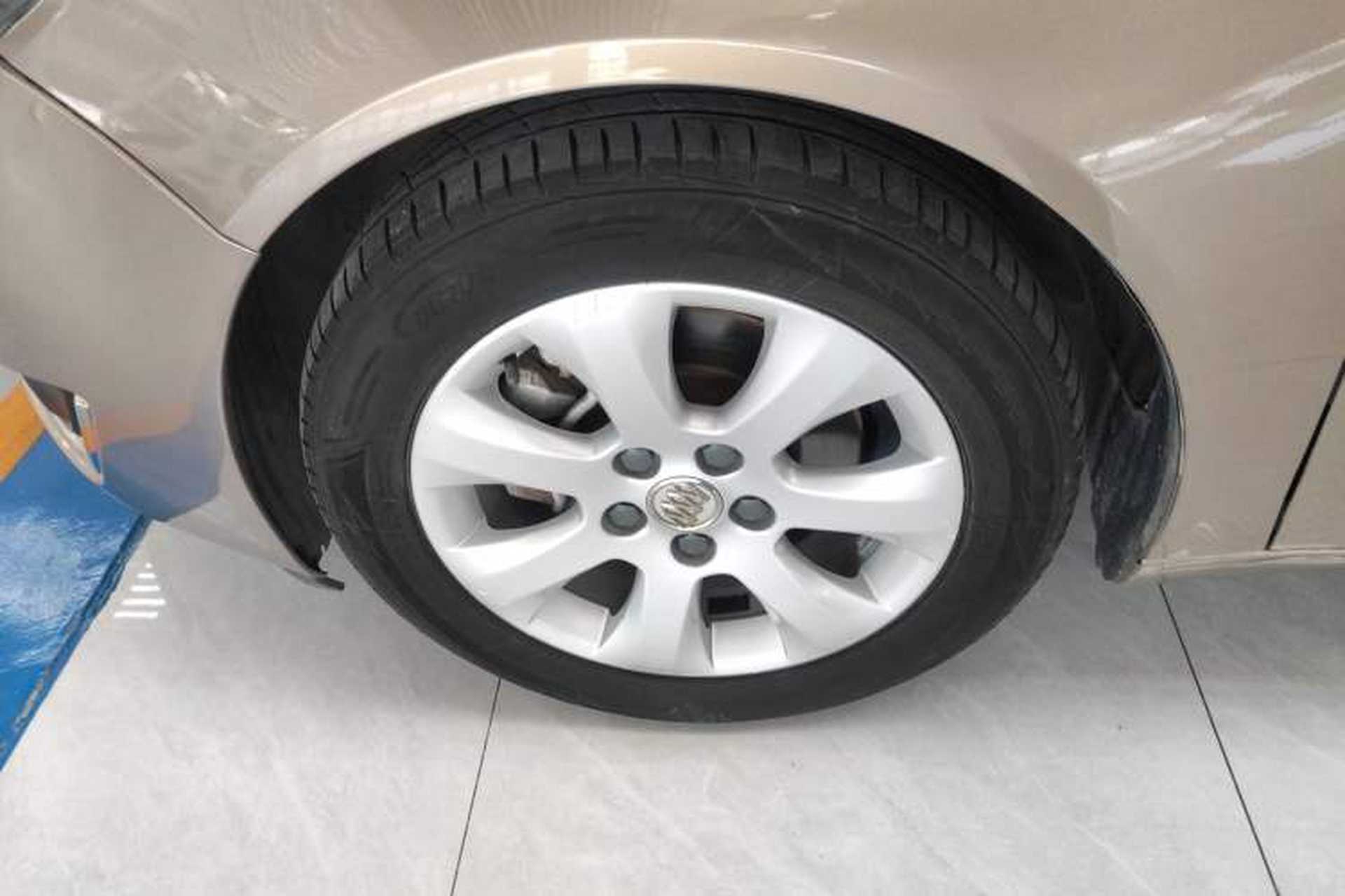 Used Buick Regal 2015 1.6T Leading Technology Model Exterior 4