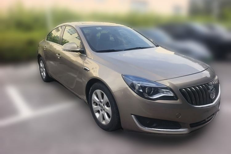 Used Buick Regal 2015 1.6T Leading Technology Model Front Right 45 Deg