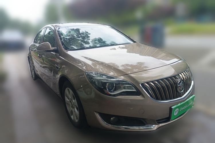 Used Buick Regal 2015 1.6T Leading Technology Model Front Right 45 Deg