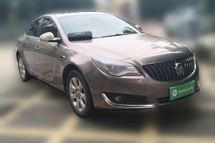 Used Buick Regal 2015 1.6T Fashion Tech Model Front Right 45 Deg