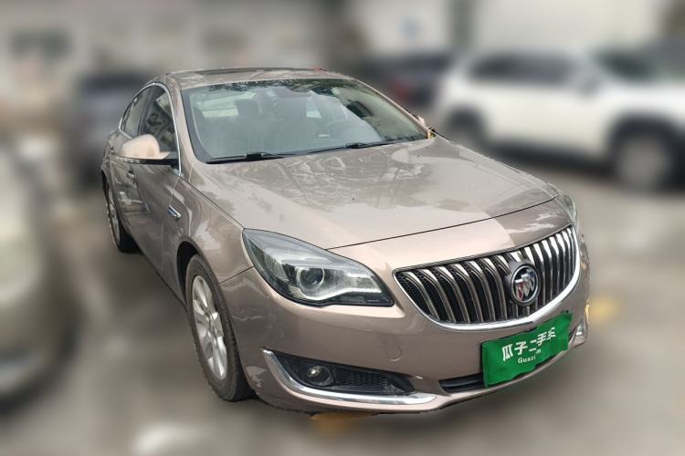 Used Buick Regal 2015 2.0L Elite Fashion Edition Front Right 45 Deg