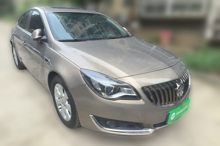 Used Buick Regal 2015 1.6T Leading Technology Model Front Right 45 Deg