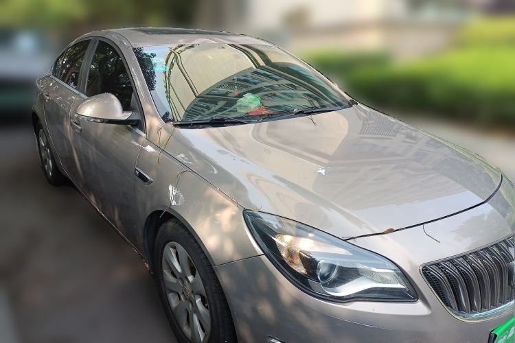 Used Buick Regal 2015 1.6T Leading Technology Model Front Right 45 Deg