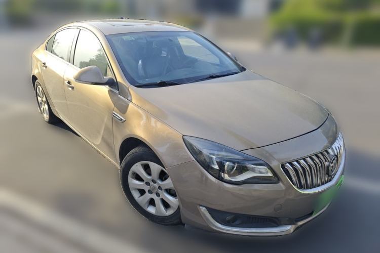 Used Buick Regal 2015 2.0L Leading Fashion Edition Front Right 45 Deg