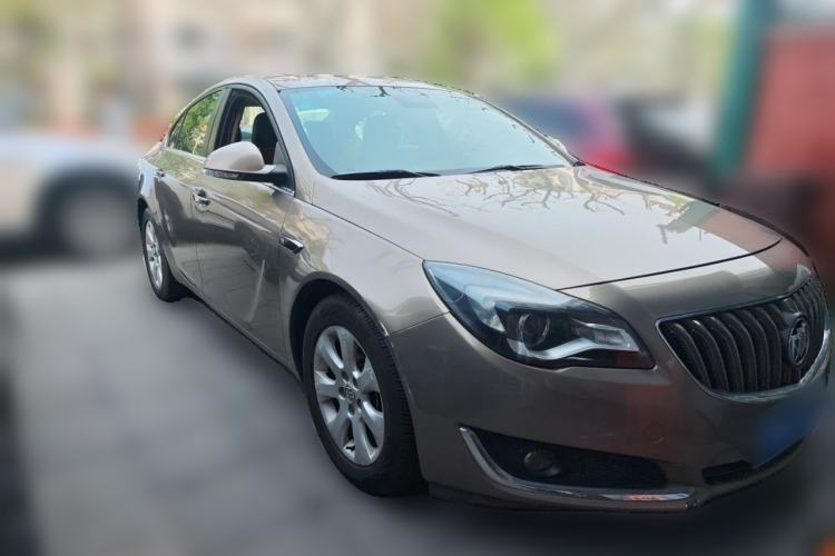 Used Buick Regal 2015 1.6T Elite Tech Model Front Right 45 Deg