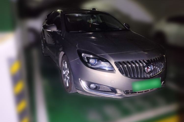 Used Buick Regal 2015 2.0L Leading Fashion Edition Front Right 45 Deg