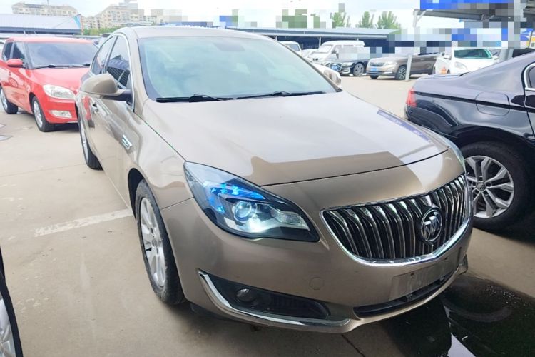 Used Buick Regal 2015 2.0L Elite Fashion Edition Front Right 45 Deg