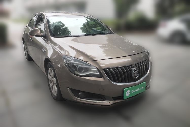 Used Buick Regal 2015 2.0L Leading Fashion Edition Front Right 45 Deg
