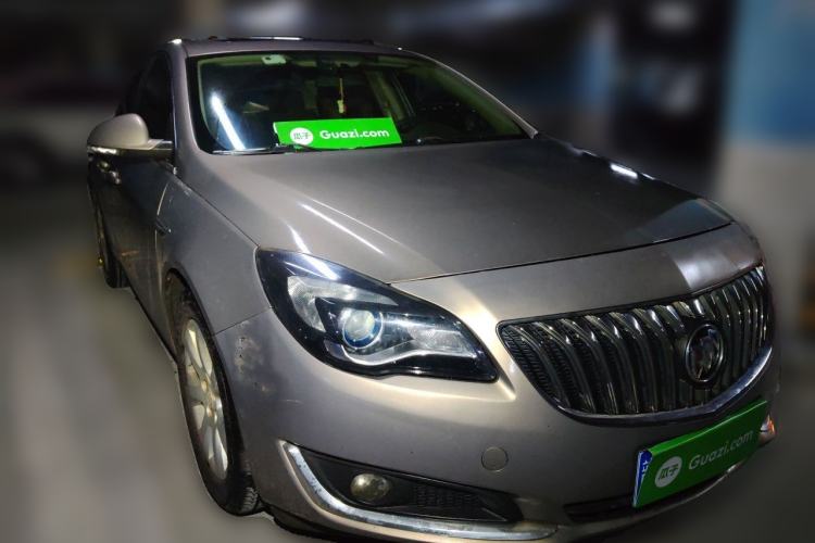 Used Buick Regal 2015 2.0L Leading Fashion Edition Front Right 45 Deg