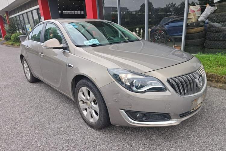 Used Buick Regal 2015 1.6T Elite Tech Model Front Right 45 Deg