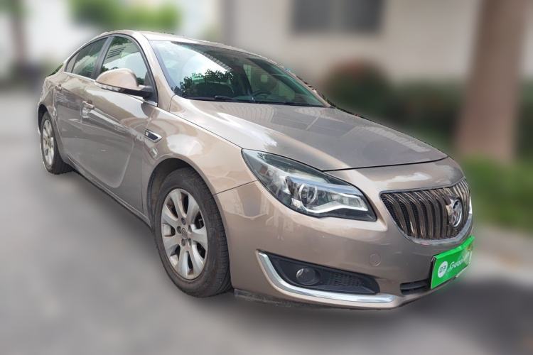 Used Buick Regal 2015 1.6T Leading Technology Model Front Right 45 Deg