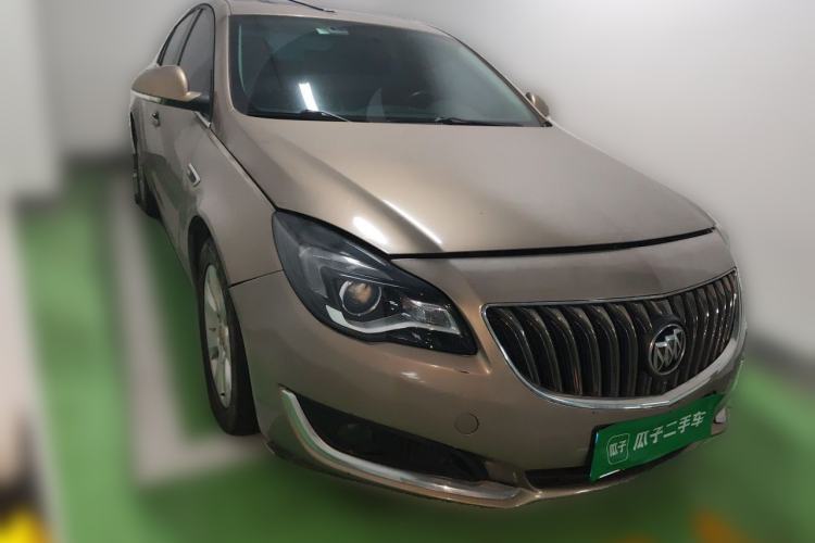 Used Buick Regal 2015 1.6T Leading Technology Model Front Right 45 Deg
