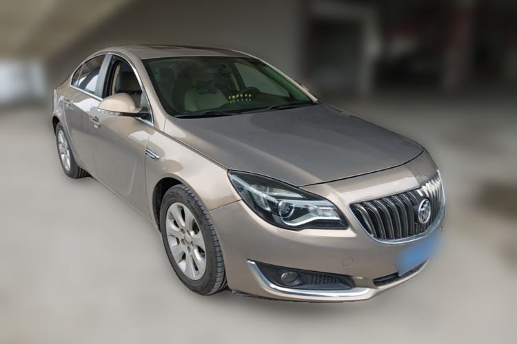 Used Buick Regal 2015 2.0L Leading Fashion Edition Front Right 45 Deg