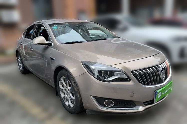 Used Buick Regal 2015 1.6T Leading Technology Model Front Right 45 Deg