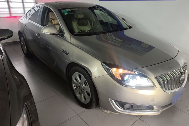 Used Buick Regal 2015 2.0L Leading Fashion Edition Front Right 45 Deg
