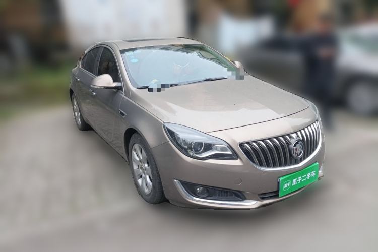 Used Buick Regal 2015 1.6T Leading Technology Model Front Right 45 Deg