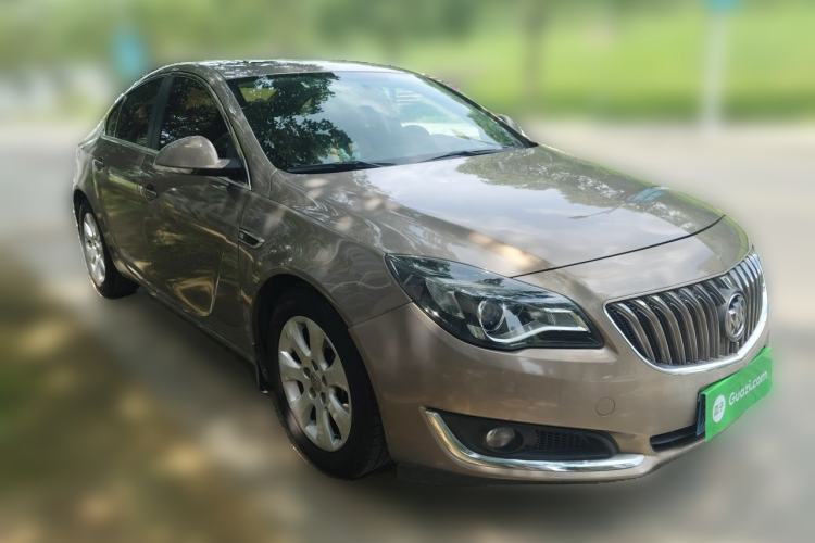 Used Buick Regal 2015 1.6T Leading Technology Model Front Right 45 Deg