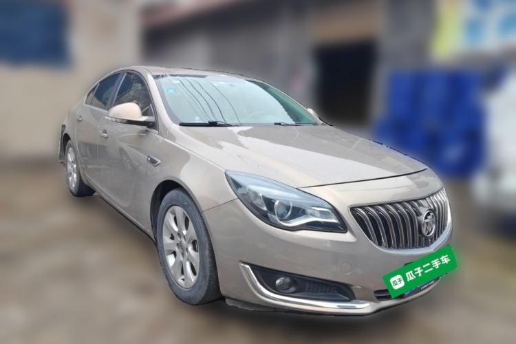 Used Buick Regal 2015 1.6T Leading Technology Model Front Right 45 Deg
