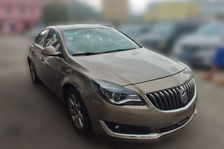 Used Buick Regal 2015 2.0L Leading Fashion Edition Front Right 45 Deg