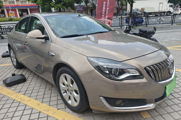 Used Buick Regal 2015 2.0L Elite Fashion Edition Front Right 45 Deg