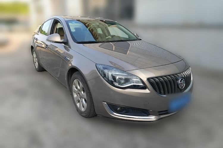 Used Buick Regal 2015 2.0L Leading Fashion Edition Front Right 45 Deg