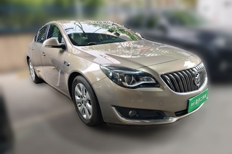 Used Buick Regal 2015 2.0L Leading Fashion Edition Front Right 45 Deg