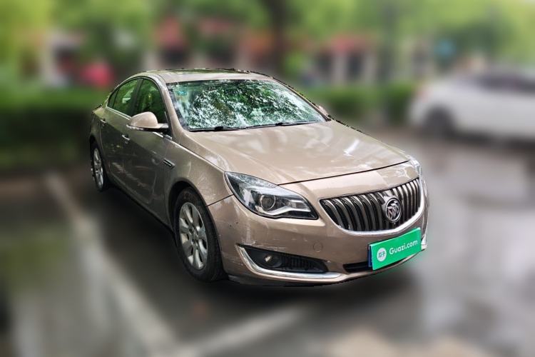 Used Buick Regal 2015 2.0L Leading Fashion Edition Front Right 45 Deg