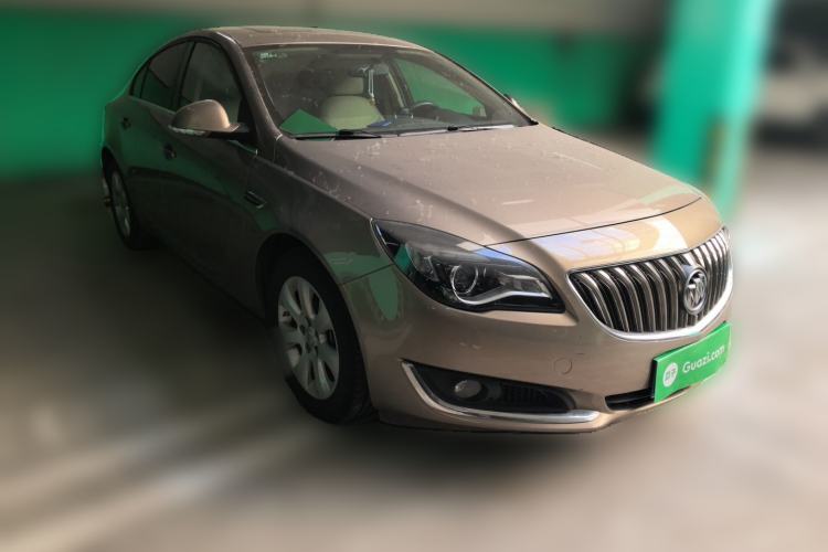 Used Buick Regal 2015 2.0L Leading Fashion Edition Front Right 45 Deg
