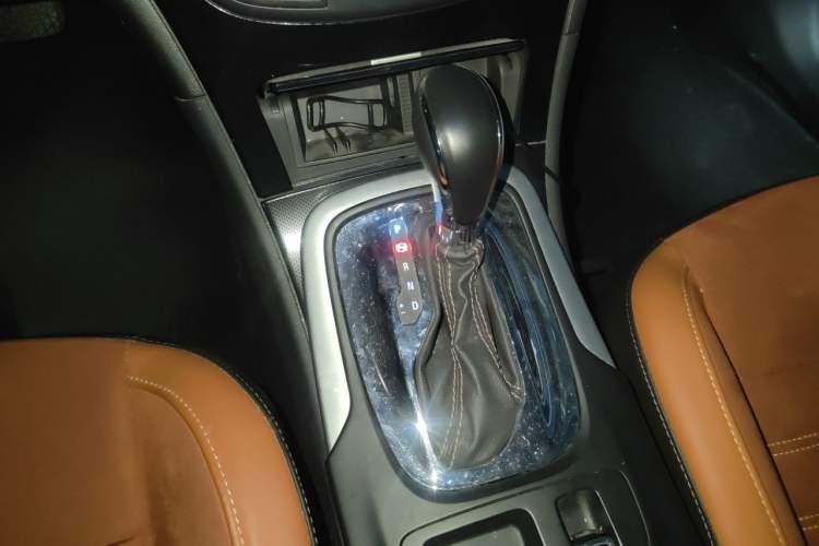 Used Buick Regal 2015 1.6T Elite Tech Model Gear Lever