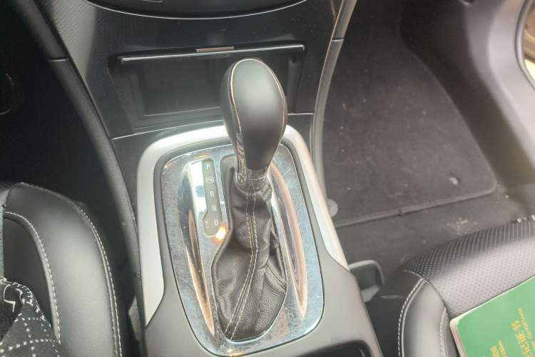 Used Buick Regal 2015 1.6T Leading Technology Model Gear Lever