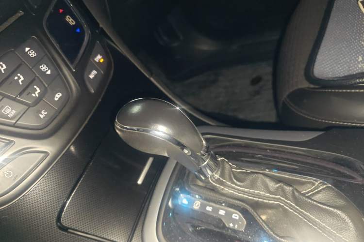 Used Buick Regal 2015 1.6T Leading Technology Model Gear Lever