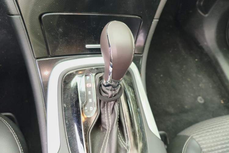 Used Buick Regal 2015 1.6T Leading Technology Model Gear Lever