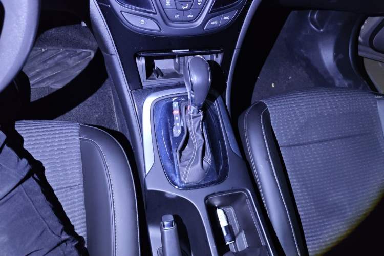 Used Buick Regal 2015 1.6T Leading Technology Model Gear Lever