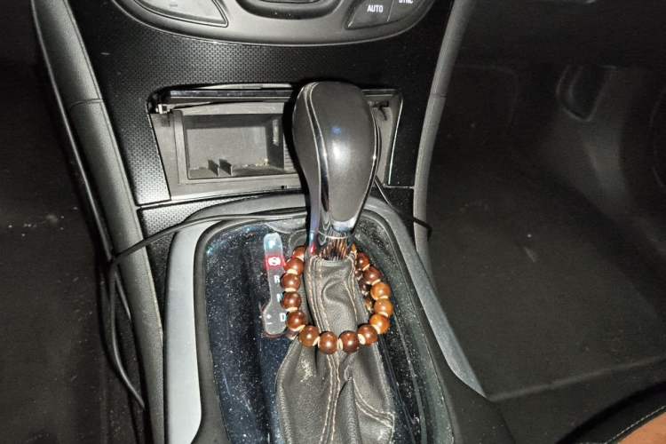 Used Buick Regal 2015 1.6T Elite Tech Model Gear Lever