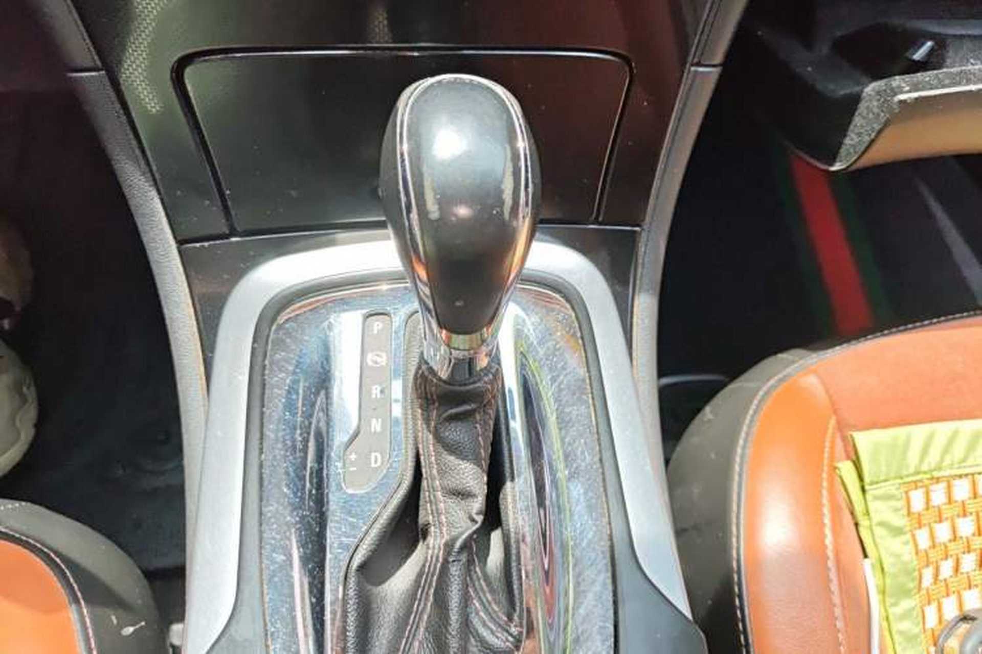 Used Buick Regal 2015 1.6T Elite Tech Model Gear Lever