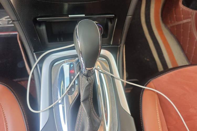 Used Buick Regal 2015 1.6T Elite Tech Model Gear Lever