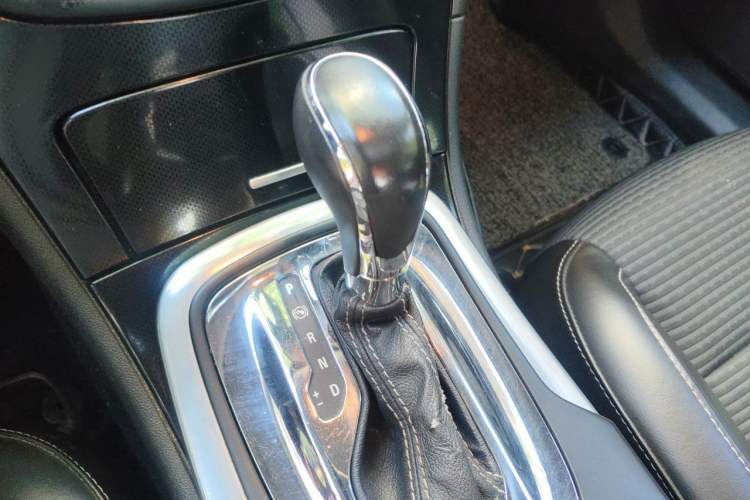 Used Buick Regal 2015 1.6T Leading Technology Model Gear Lever