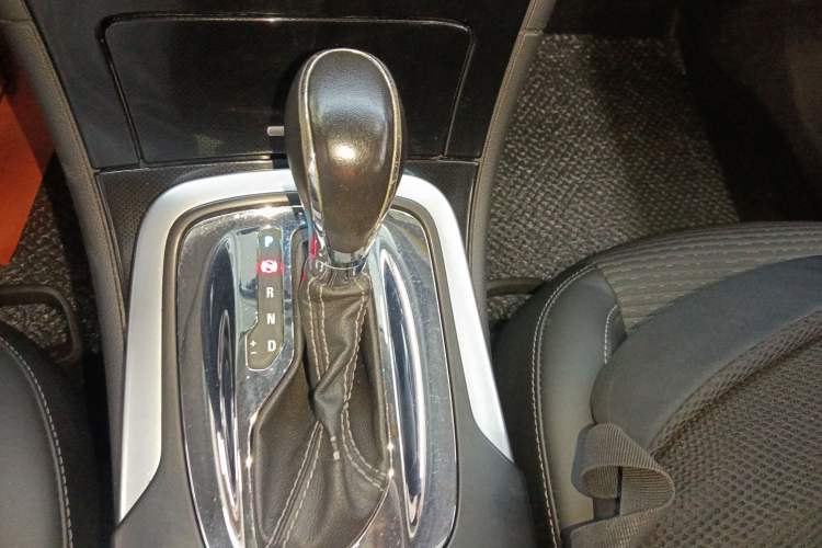 Used Buick Regal 2015 1.6T Leading Technology Model Gear Lever