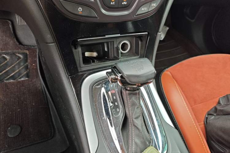 Used Buick Regal 2015 1.6T Elite Tech Model Gear Lever