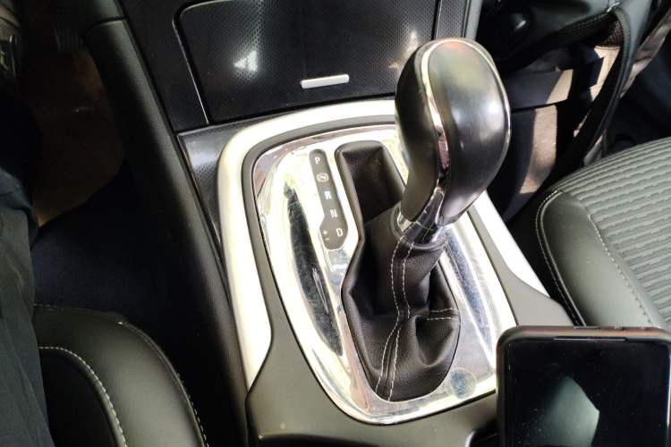 Used Buick Regal 2015 1.6T Leading Technology Model Gear Lever